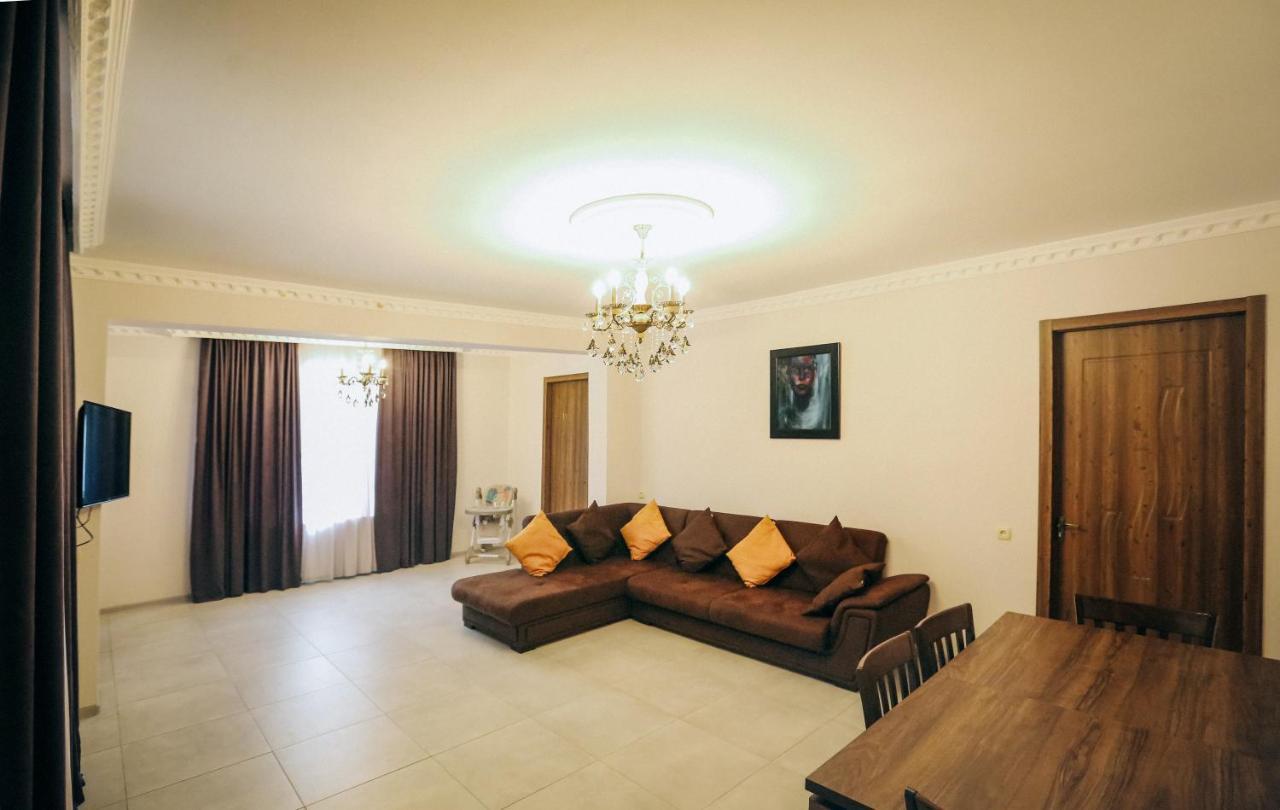 Bebo Babu Guest House Kutaisi Eksteriør bilde