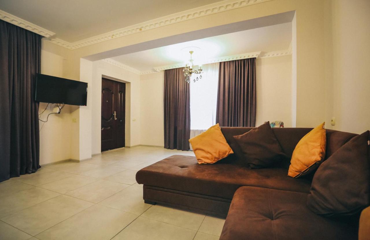 Bebo Babu Guest House Kutaisi Eksteriør bilde