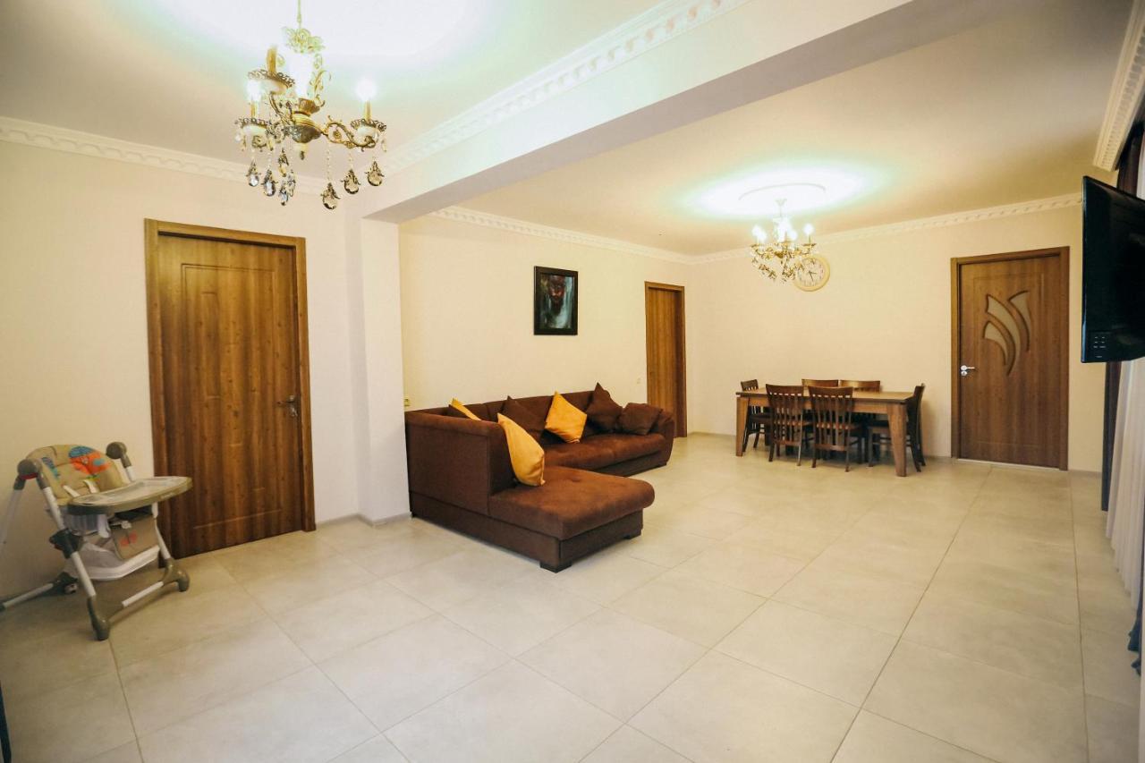 Bebo Babu Guest House Kutaisi Eksteriør bilde
